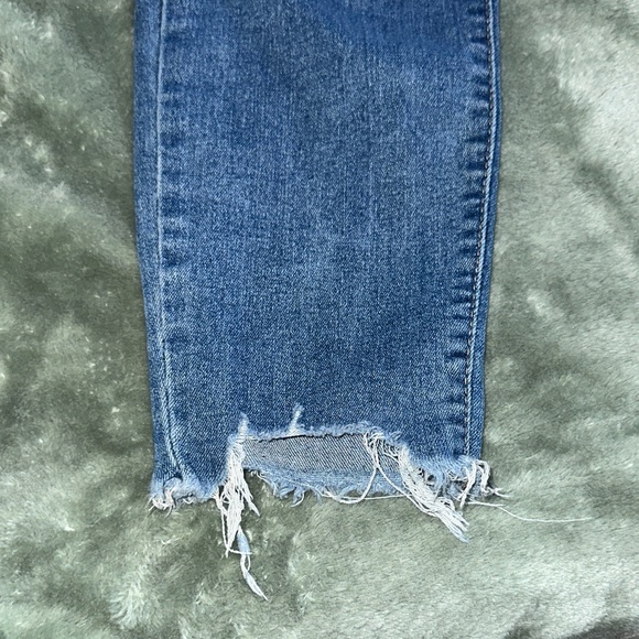 Soho Blue High-Rise Skinny Jeans, Ripped Detail - Picture 8 of 8